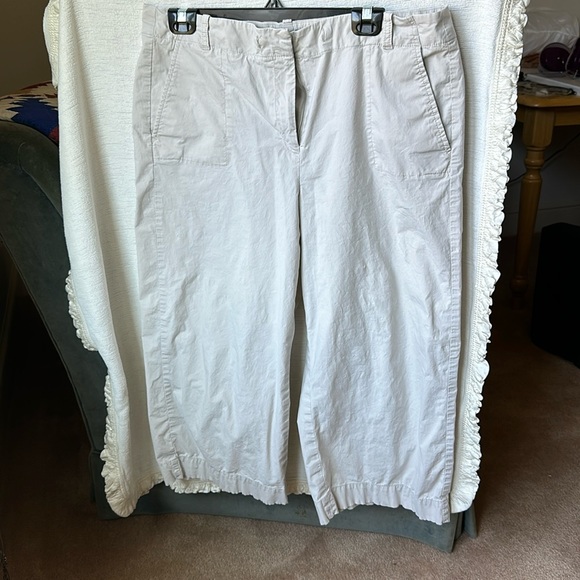 Lt khaki capris - Picture 1 of 2